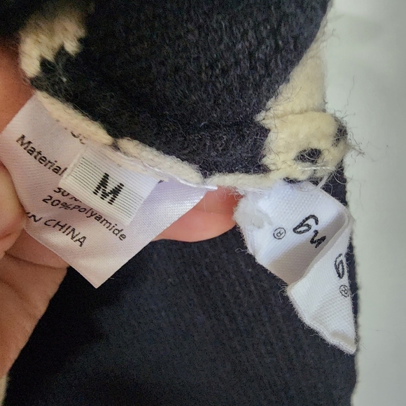 Black and white striped heavy sweater - Picture 8 of 12